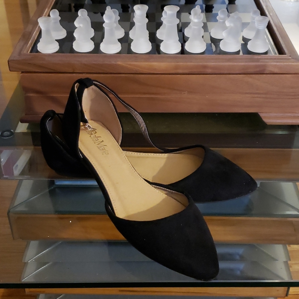Super cute black suede flats